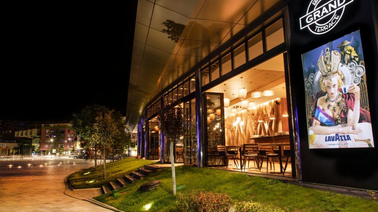 Hotel Fieri Eksteriør billede